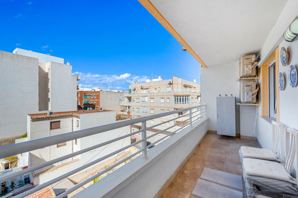 Middle Floor Apartment Torrevieja Alicante - image 21