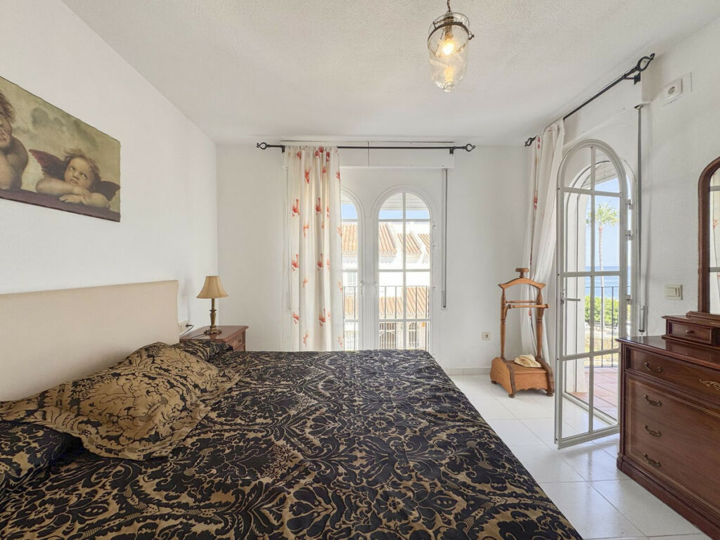 Townhouse Manilva Málaga - image 21