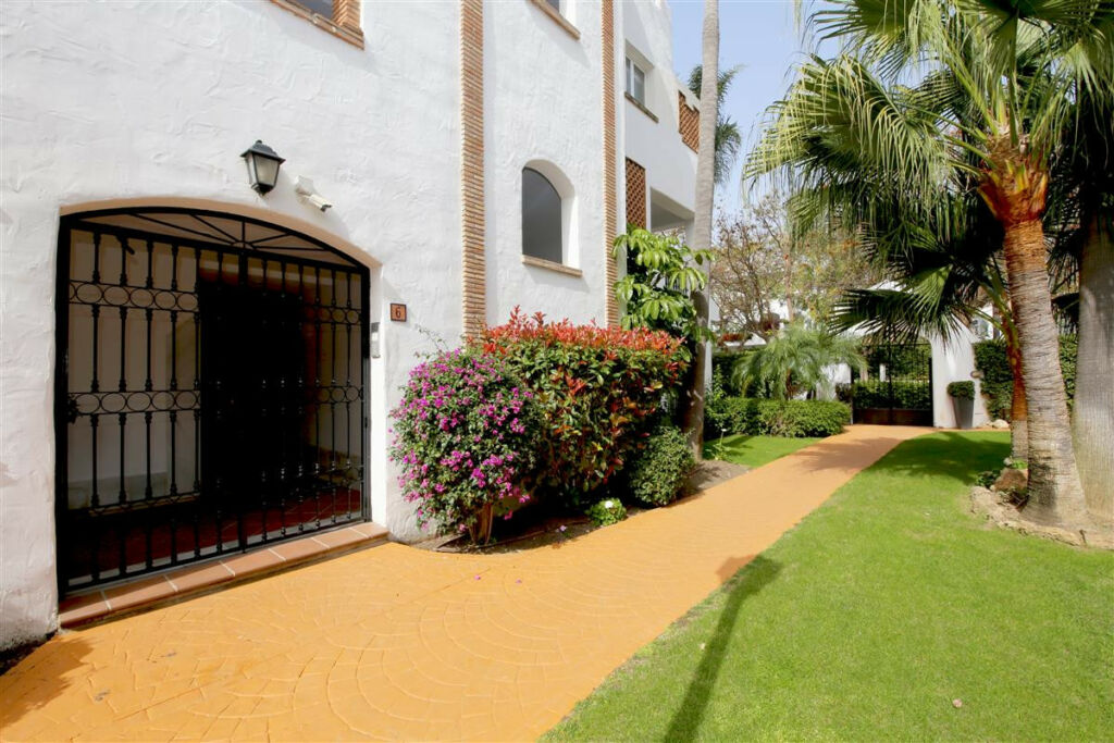 Middle Floor Apartment Marbella Málaga - image 21