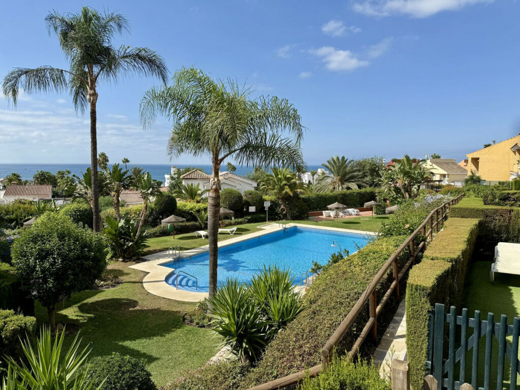 Semi-Detached House Elviria Málaga - image 21