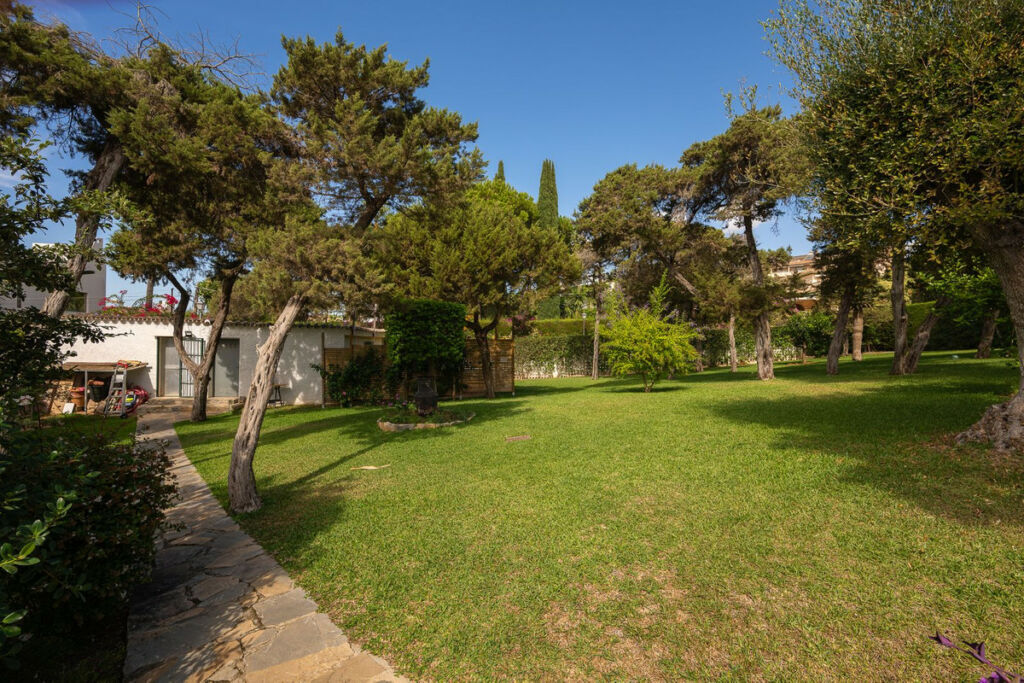 Detached Villa Marbesa Málaga - image 21