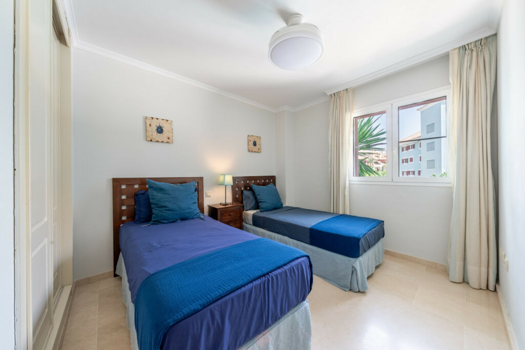 Middle Floor Apartment Sotogrande Marina Cádiz - image 21