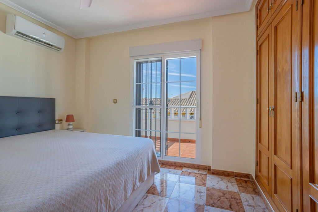 Semi-Detached House Playa Golf Alicante - image 21