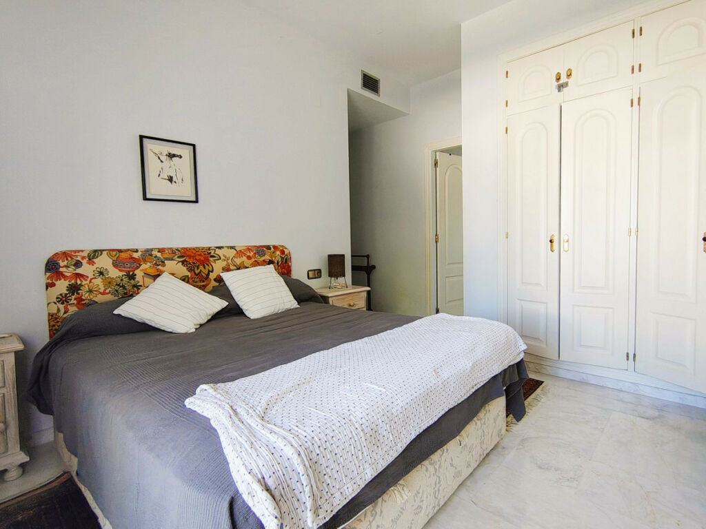 Middle Floor Apartment The Golden Mile Málaga - image 21