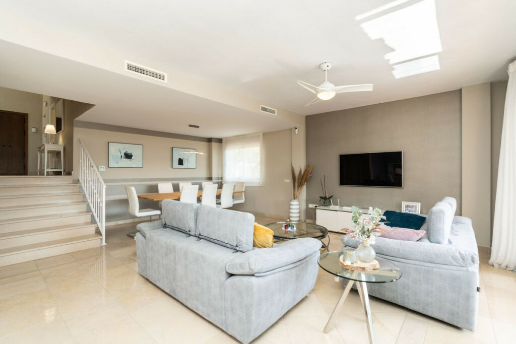 Detached Villa Riviera del Sol Málaga - image 21