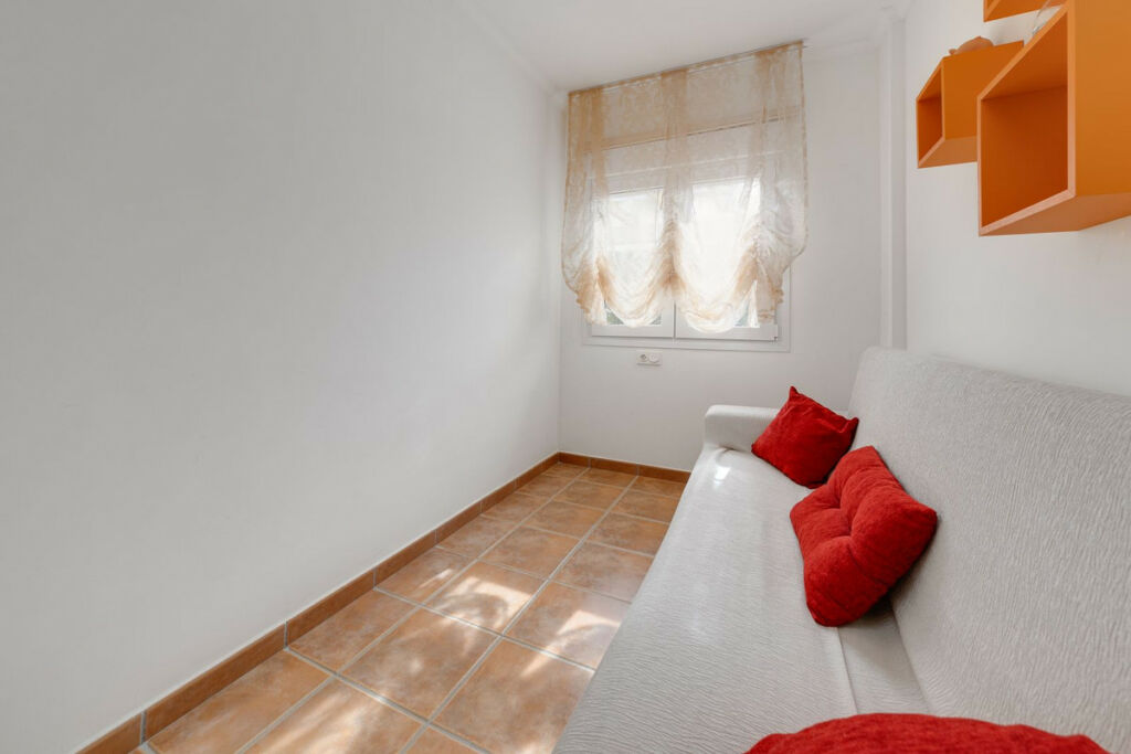 Bungalow Mil Palmeras Alicante - image 5