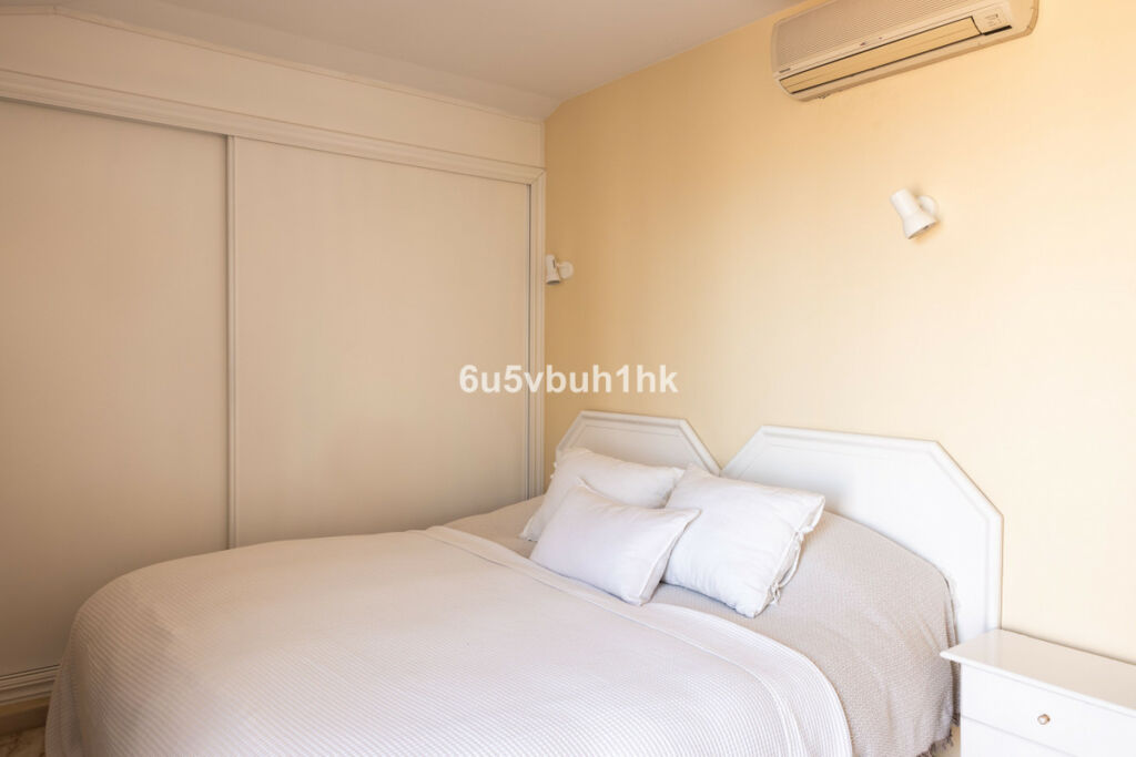 Penthouse Higueron Málaga - image 21