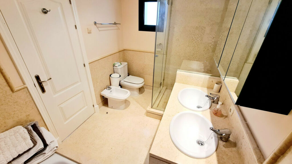 Middle Floor Apartment Benahavís Málaga - image 17