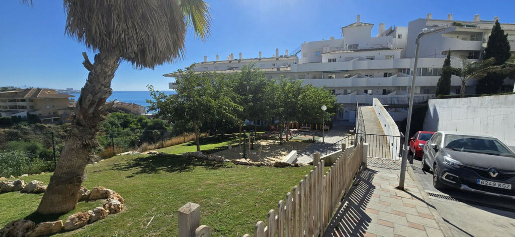 Middle Floor Apartment Fuengirola Málaga - image 21