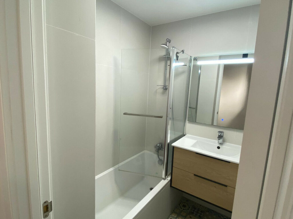 Middle Floor Apartment Torrevieja Alicante - image 21