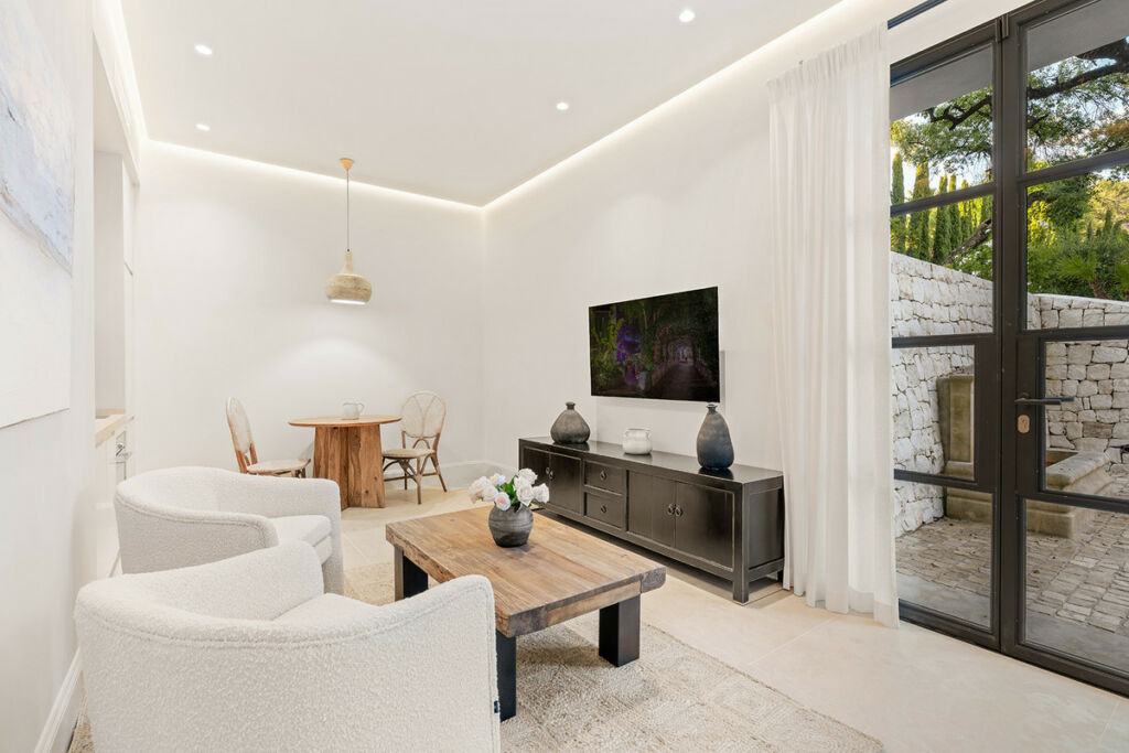 Detached Villa The Golden Mile Málaga - image 21