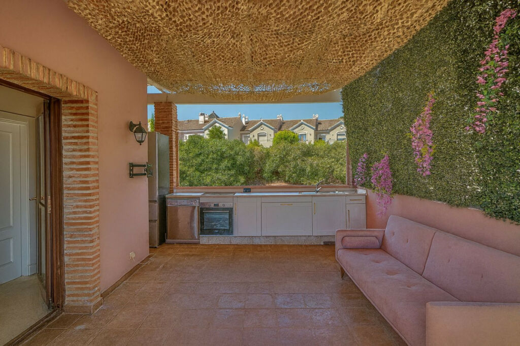 Townhouse El Paraiso Málaga - image 21