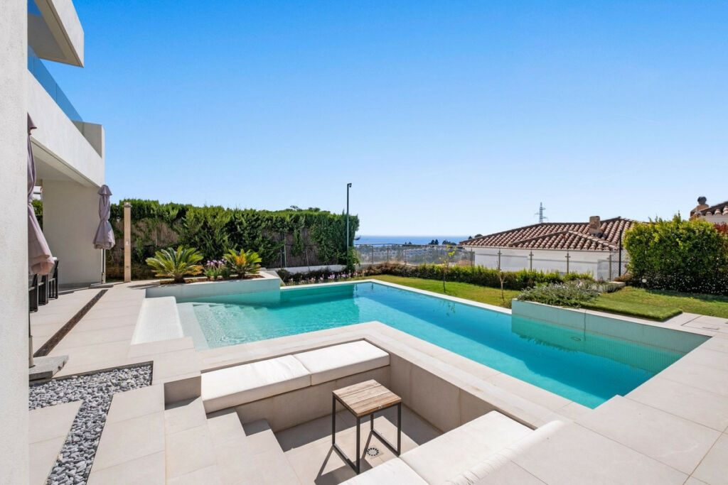 Detached Villa Riviera del Sol Málaga - image 21