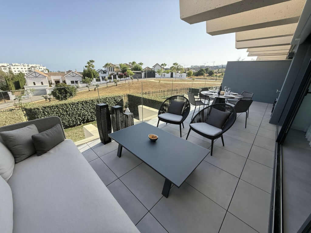 Middle Floor Apartment Estepona Málaga - image 21