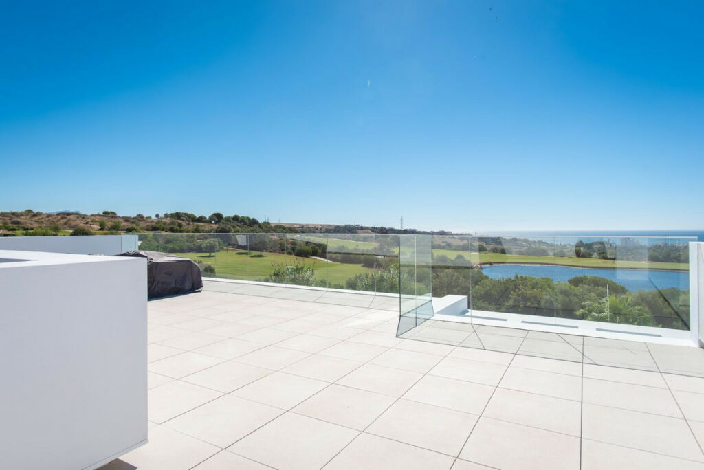 Detached Villa Estepona Málaga - image 21