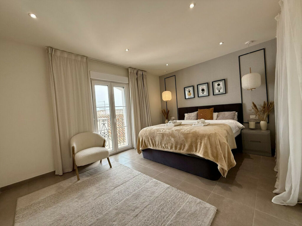 Middle Floor Apartment Puerto Banús Málaga - image 4