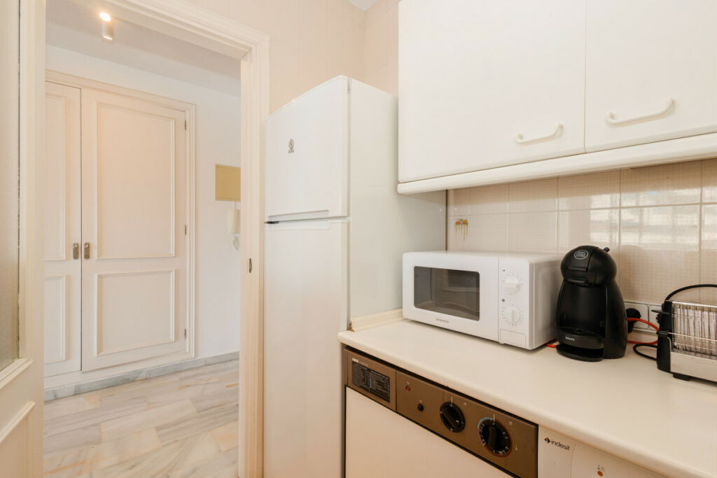 Middle Floor Apartment Puerto Banús Málaga - image 21