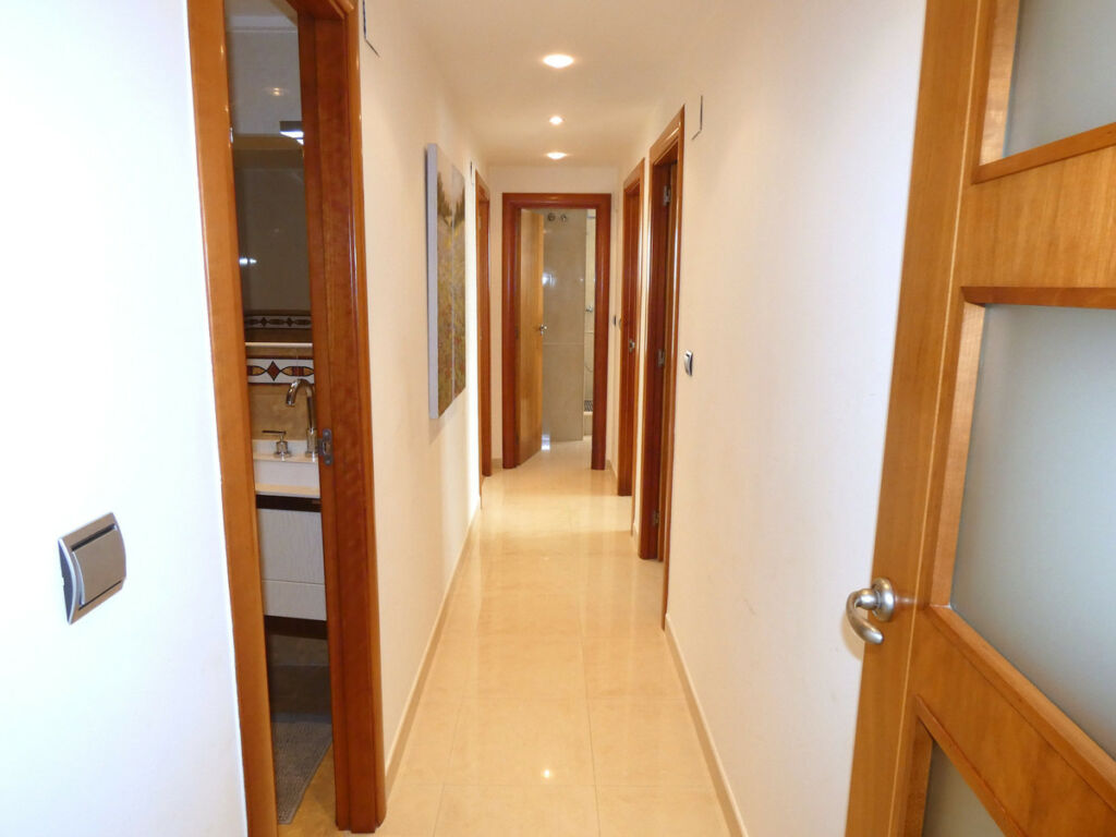 Middle Floor Apartment Torrevieja Alicante - image 21