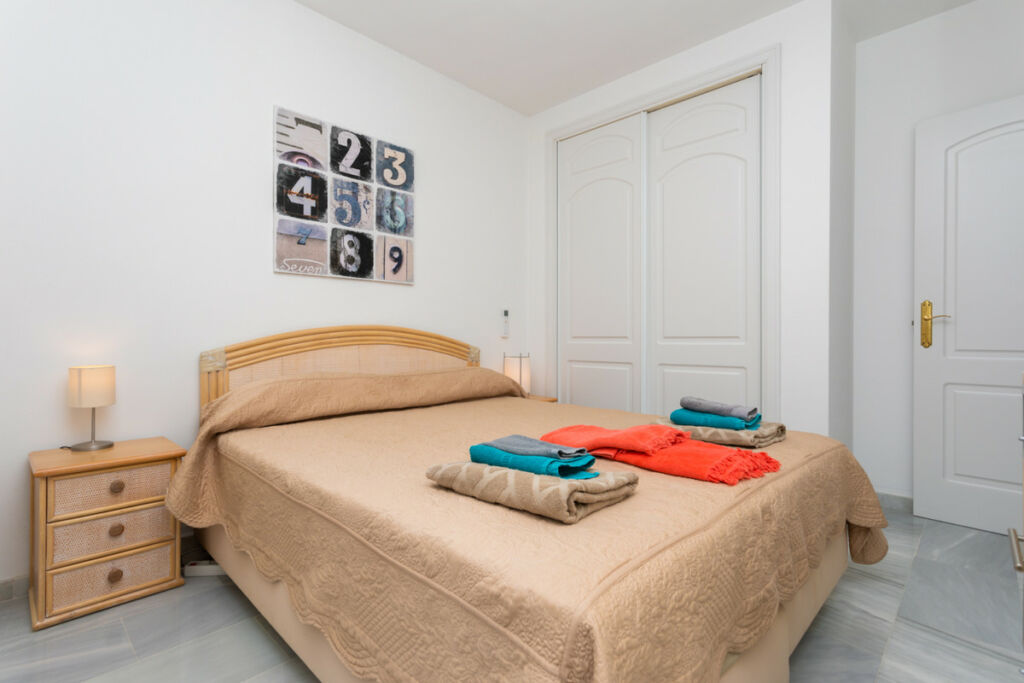 Middle Floor Apartment Calahonda Málaga - image 21