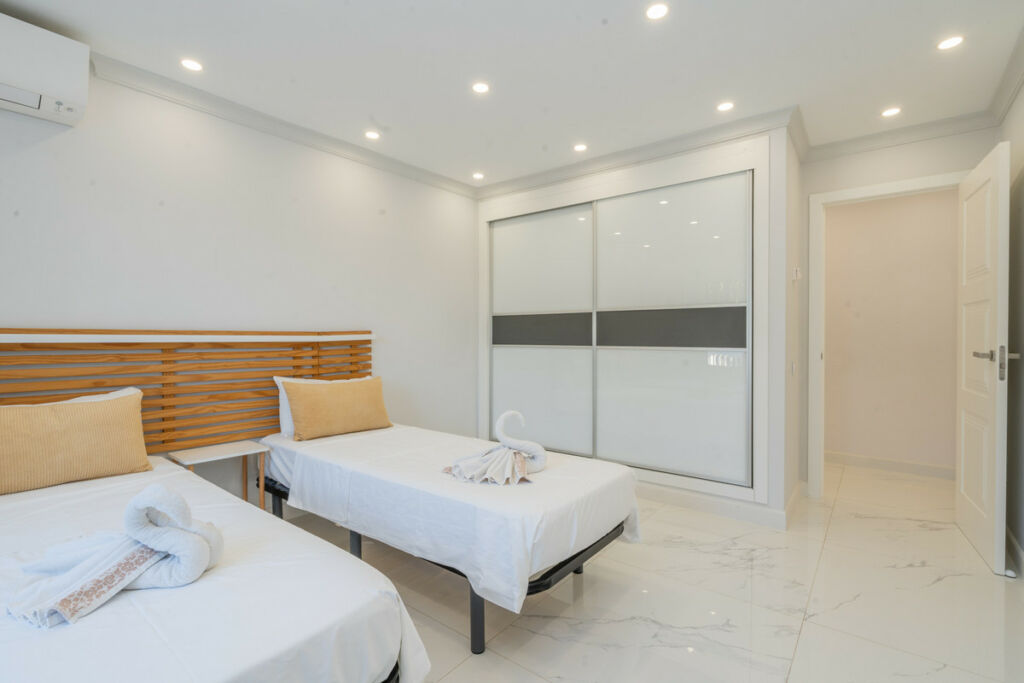 Detached Villa Marbella Málaga - image 21