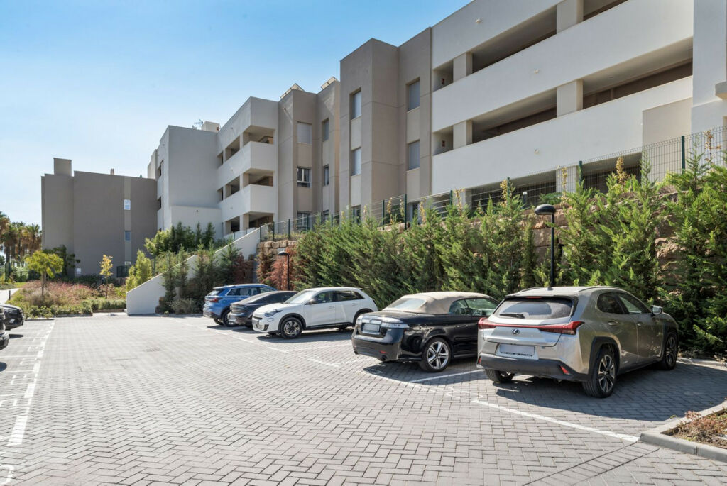 Middle Floor Apartment Estepona Málaga - image 22