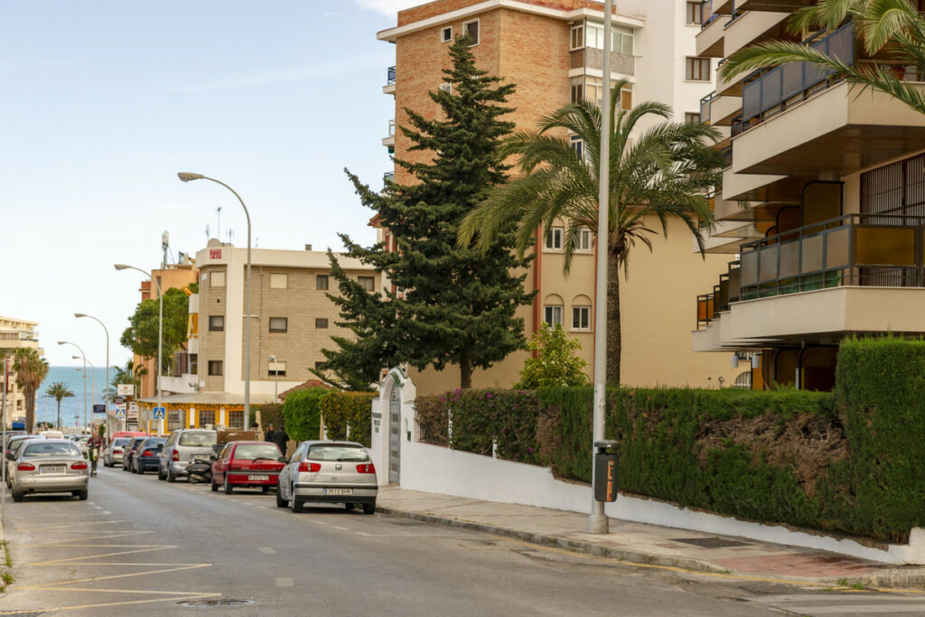 Middle Floor Apartment Montemar Málaga - image 22
