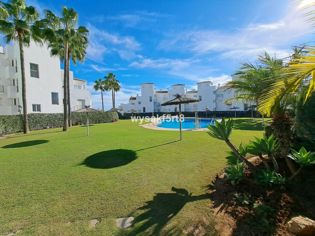 Middle Floor Apartment La Duquesa Málaga - image 23