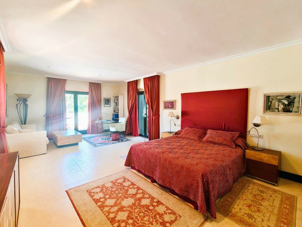 Detached Villa San Roque Club Cádiz - image 22