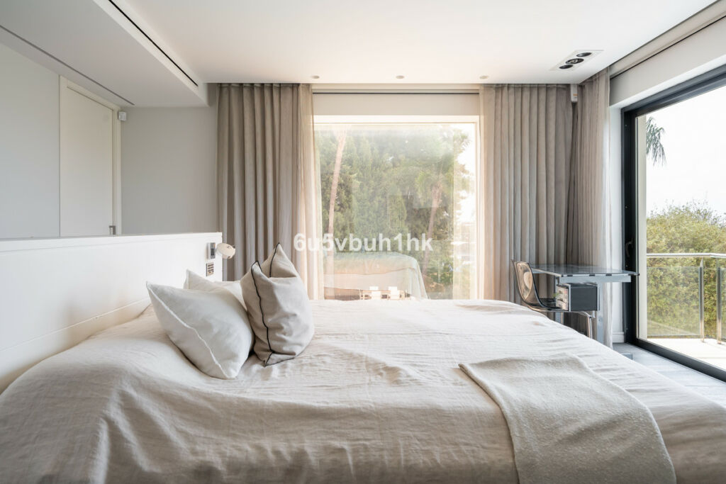 Detached Villa Nueva Andalucía Málaga - image 22
