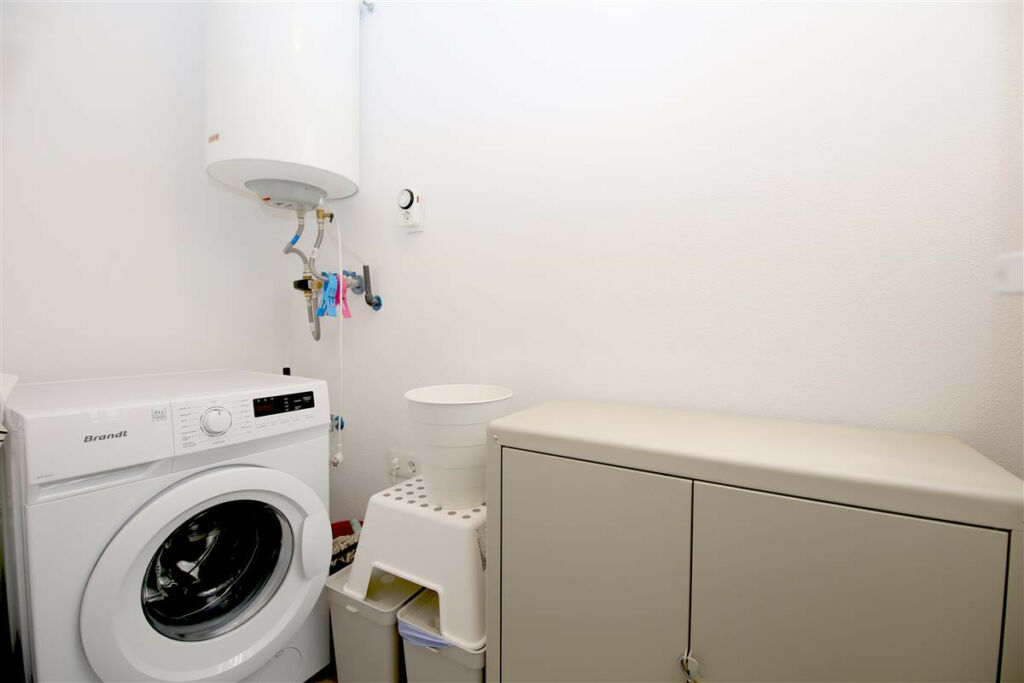 Middle Floor Apartment Estepona Málaga - image 22