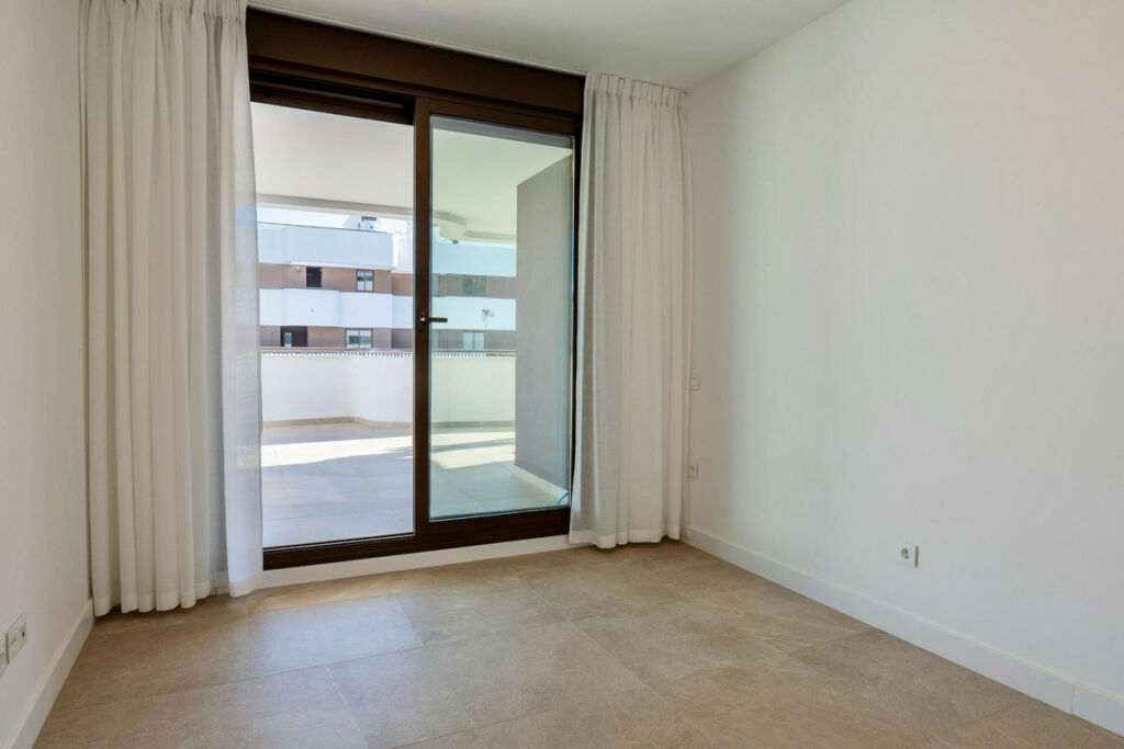 Middle Floor Apartment Estepona Málaga - image 22