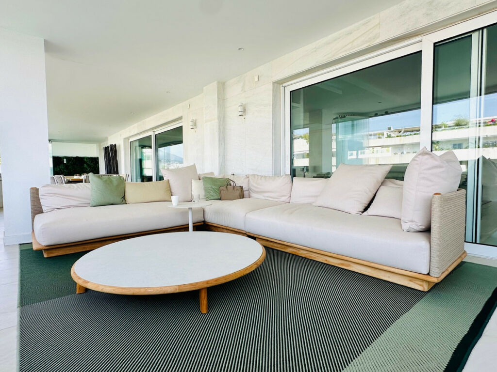 Middle Floor Apartment Puerto Banús Málaga - image 22
