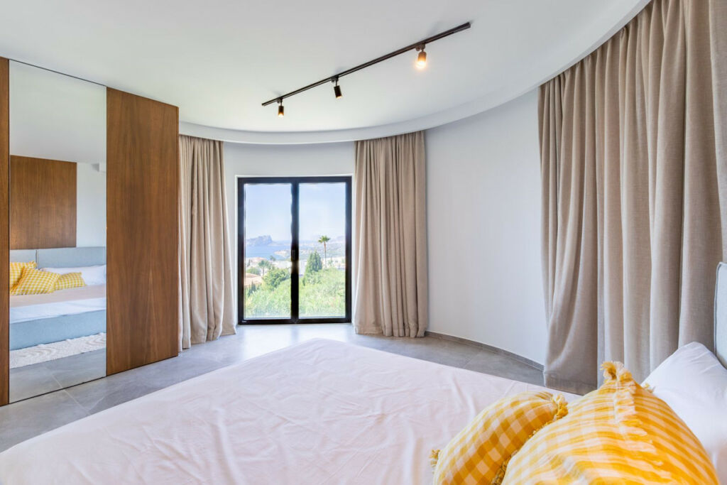 Detached Villa Cumbre del Sol Alicante - image 22