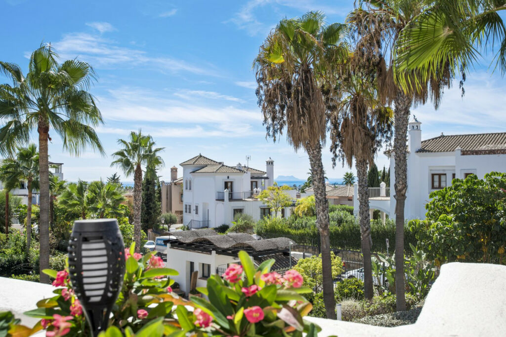 Middle Floor Apartment Estepona Málaga - image 22