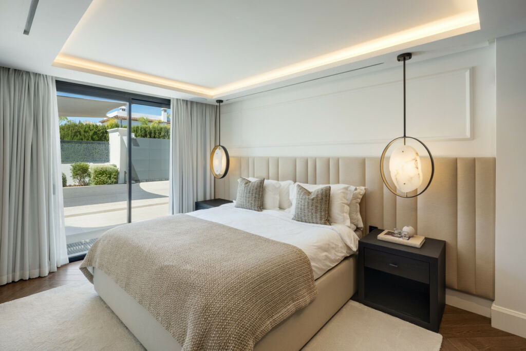 Detached Villa Nueva Andalucía Málaga - image 22