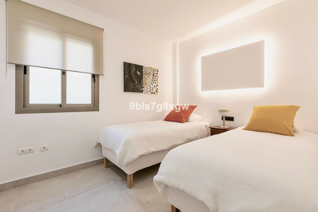Middle Floor Apartment Benahavís Málaga - image 7