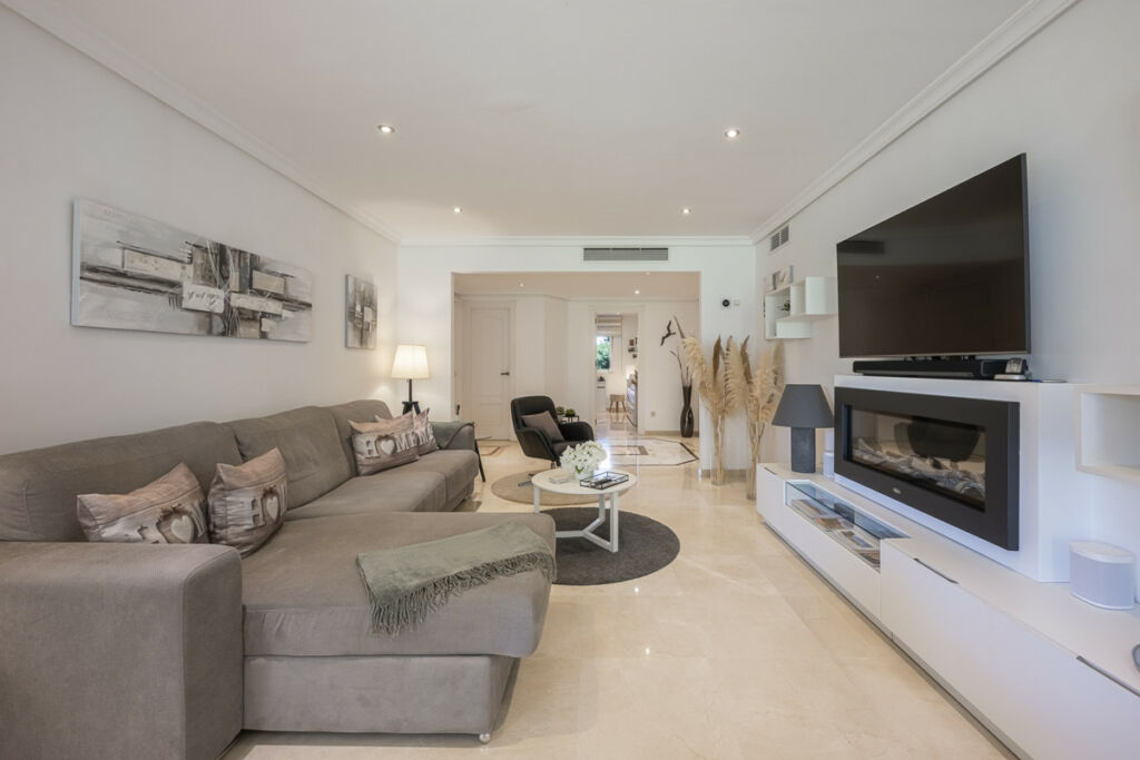 Ground Floor Apartment Estepona Málaga - image 22