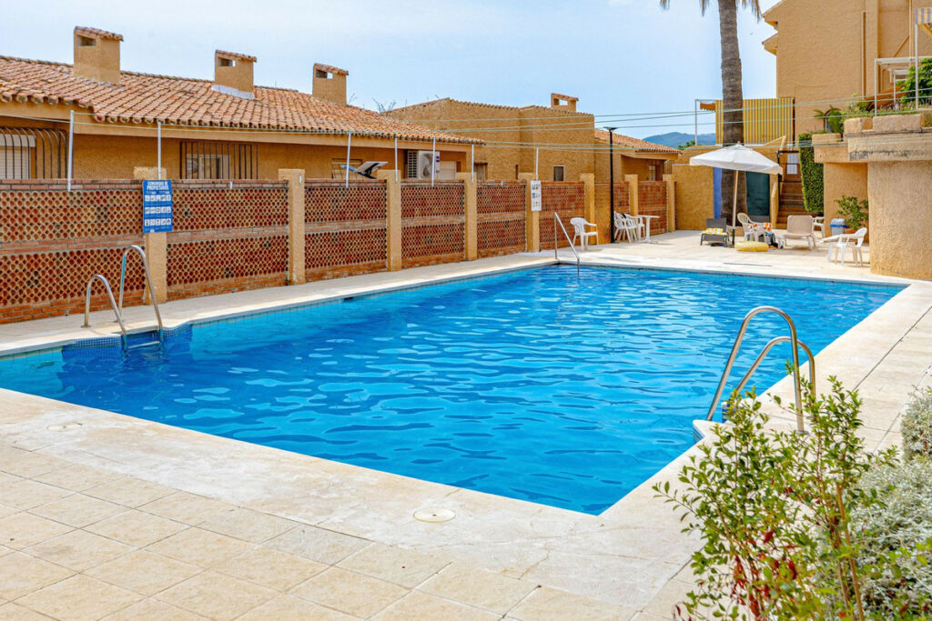 Middle Floor Apartment Estepona Málaga - image 5