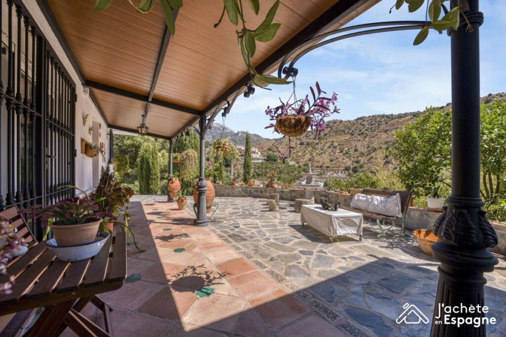 Detached Villa Canillas de Aceituno Málaga - image 22