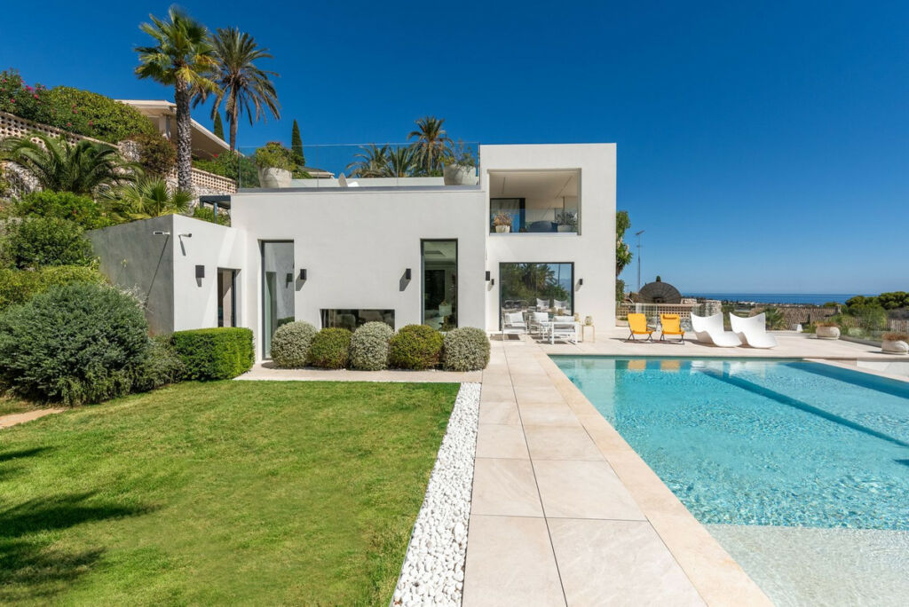 Detached Villa Río Real Málaga - image 22