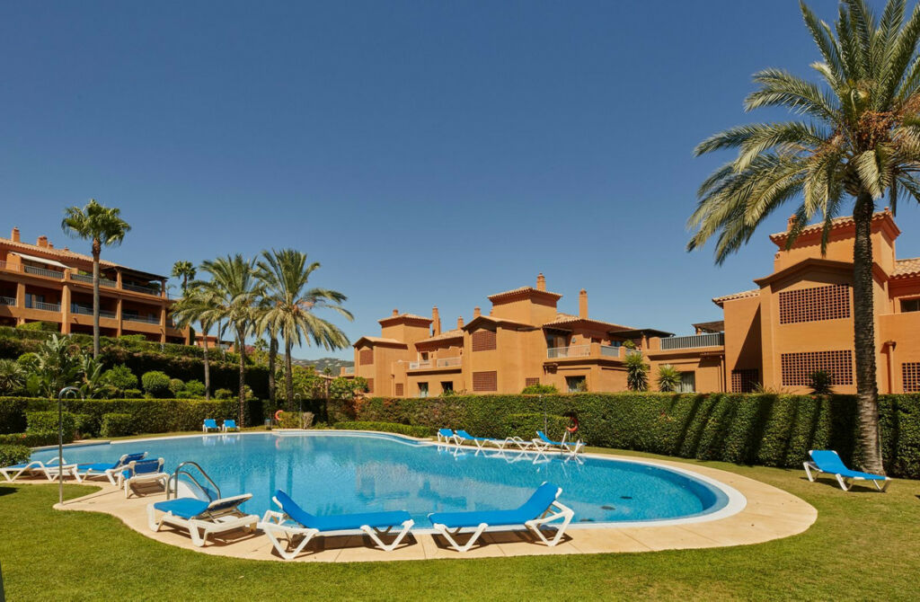 Middle Floor Apartment El Paraiso Málaga - image 22