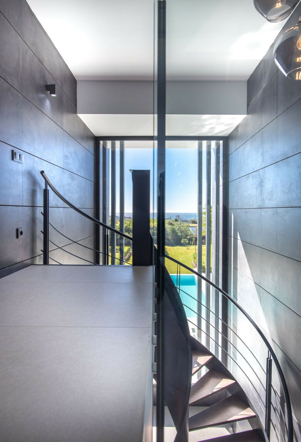 Detached Villa Estepona Málaga - image 22
