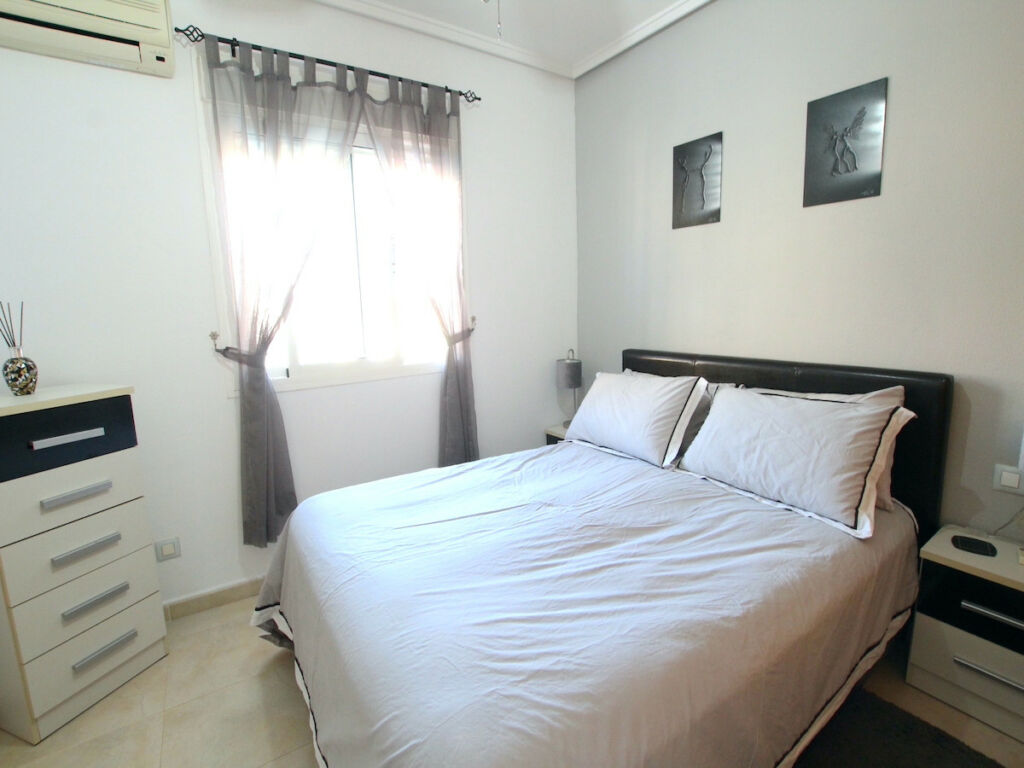 Detached Villa Benimar Alicante - image 22