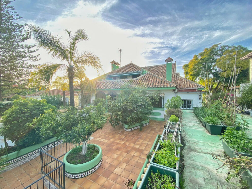 Detached Villa Marbella Málaga - image 22