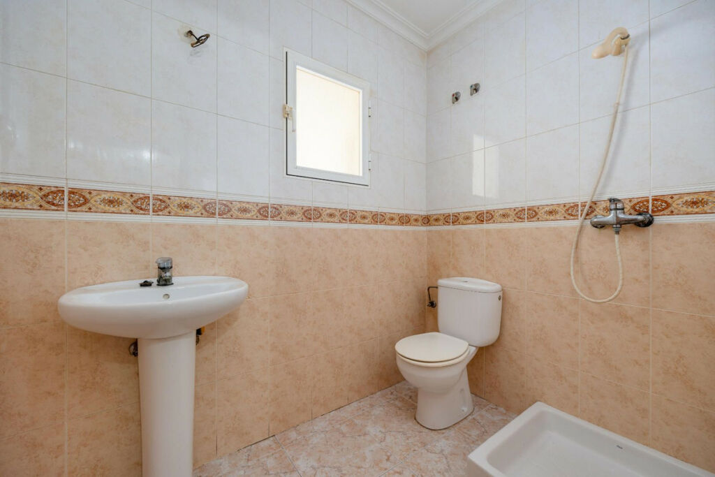 Townhouse Los Montesinos Alicante - image 22