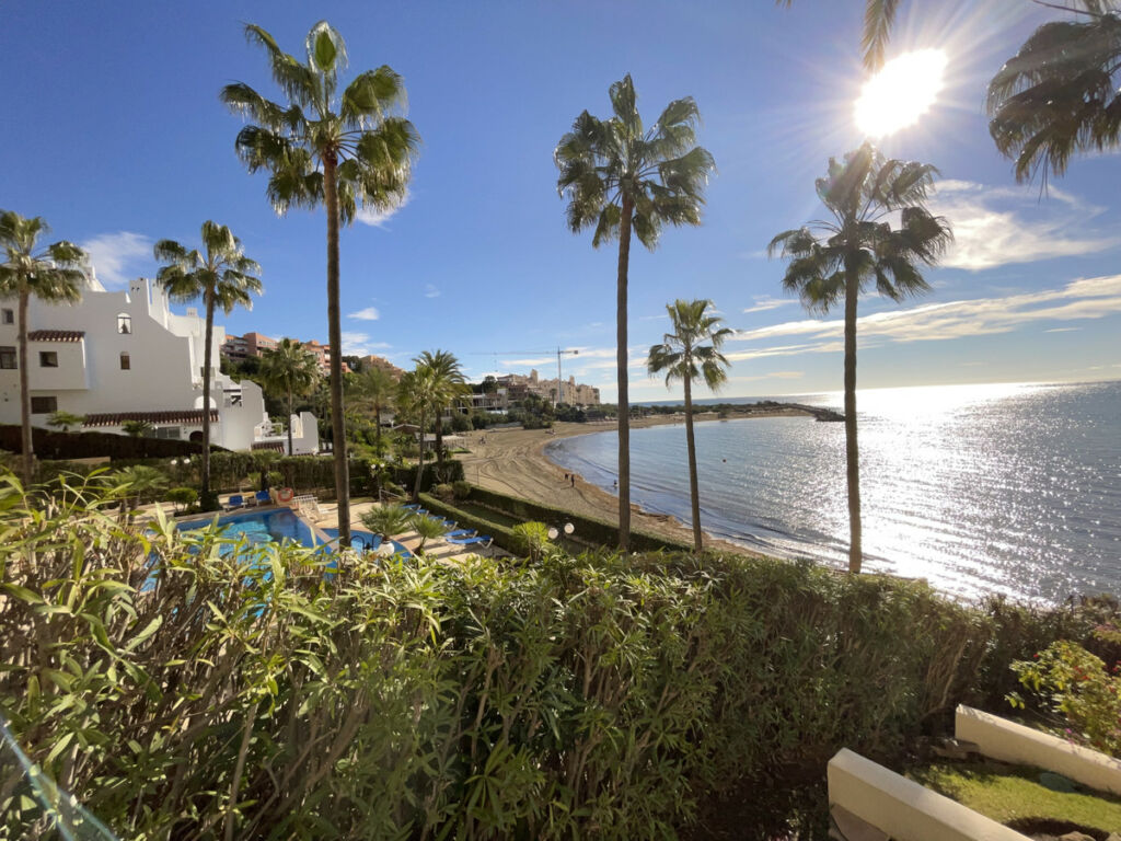 Middle Floor Apartment Estepona Málaga - image 22