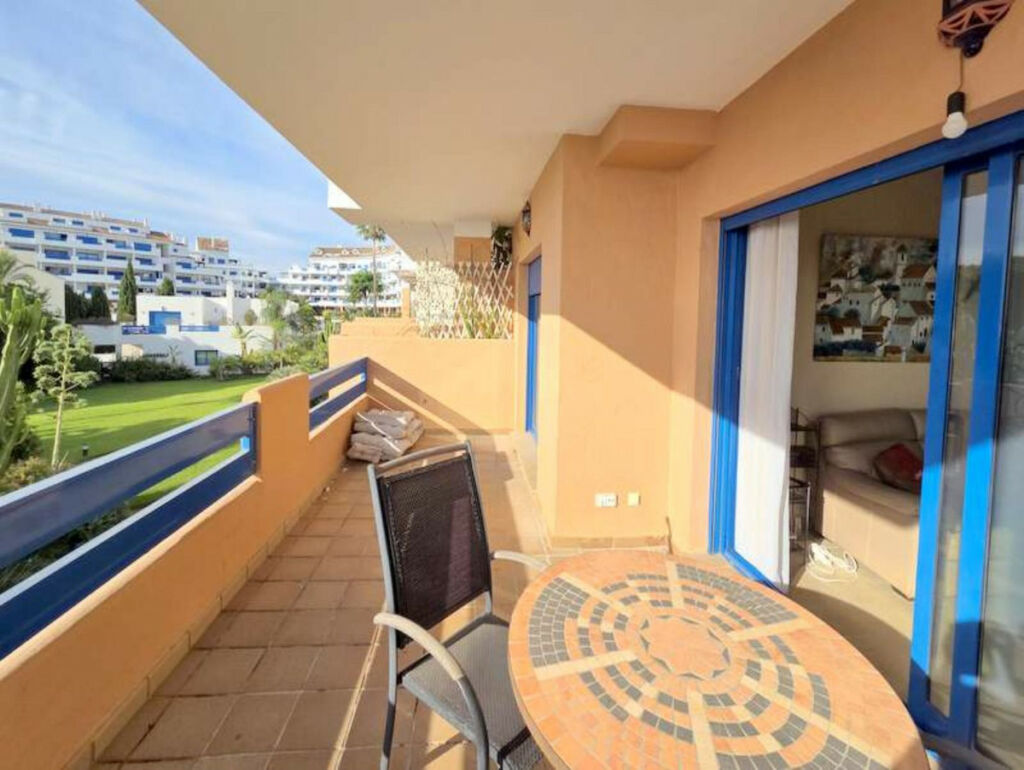 Middle Floor Apartment La Duquesa Málaga - image 22