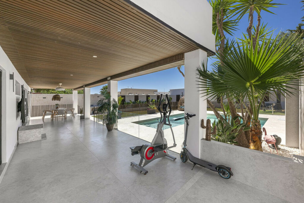 Detached Villa New Golden Mile Málaga - image 22
