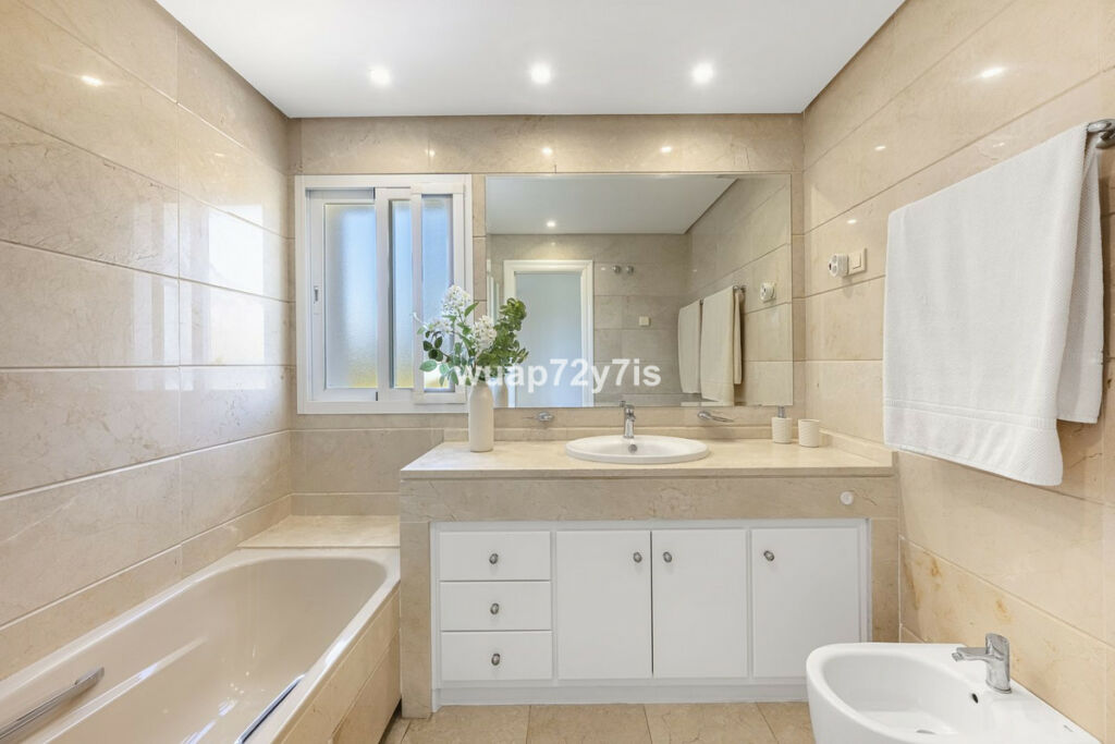 Penthouse Estepona Málaga - image 22