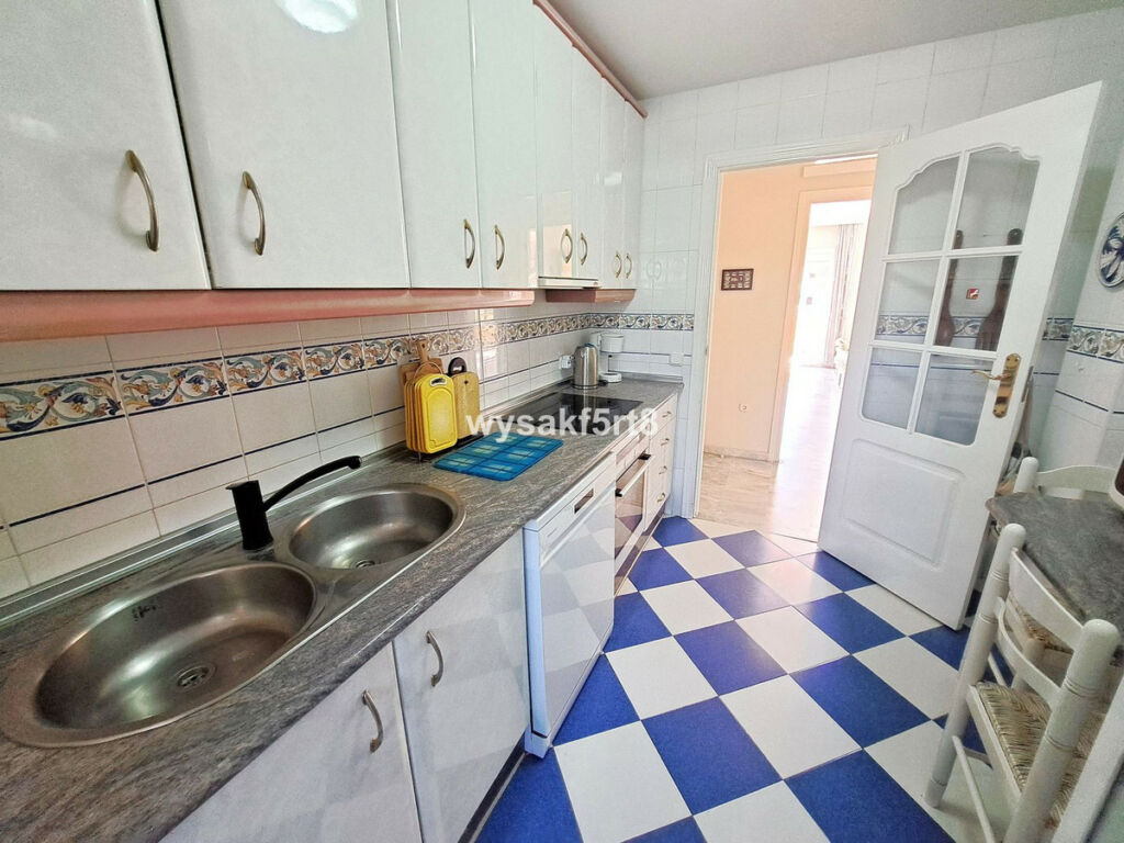 Middle Floor Apartment La Duquesa Málaga - image 22